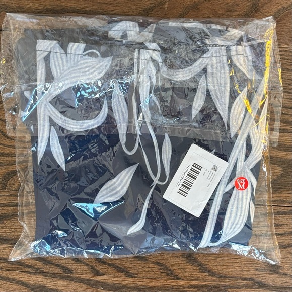 NEW! • Casual Boho Floral Loose V Neck 3/4 Wave Bell Sleeve Flowy Dress • Medium - Picture 2 of 4